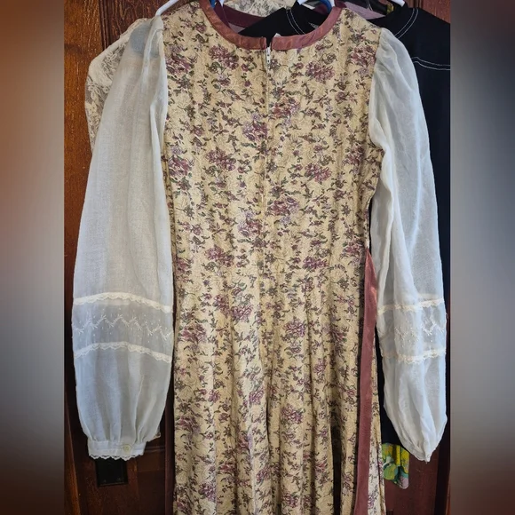 Vintage Gunne Sax Peasant Dress - Picture 9 of 16